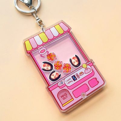 CLAW MACHINE SHAKER KEYCHAIN