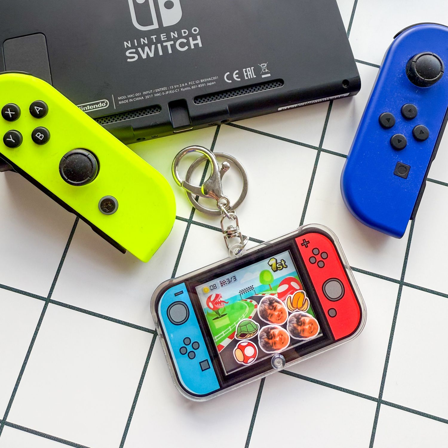 SWITCH SHAKER KEYCHAIN