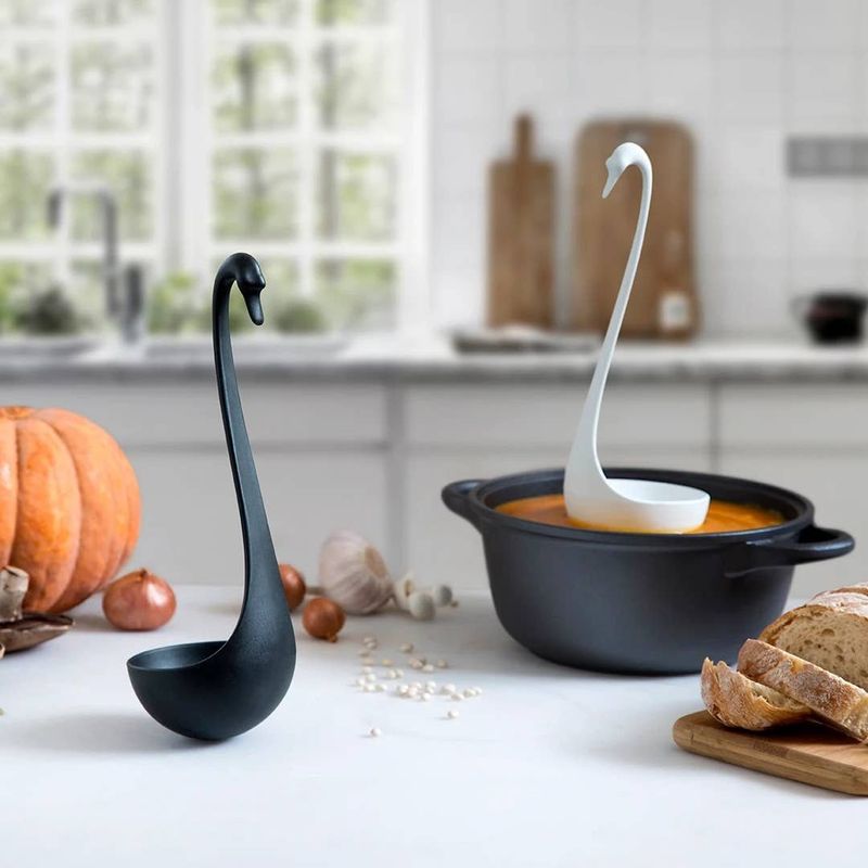 Swanky Floating Swan Ladle (Black)