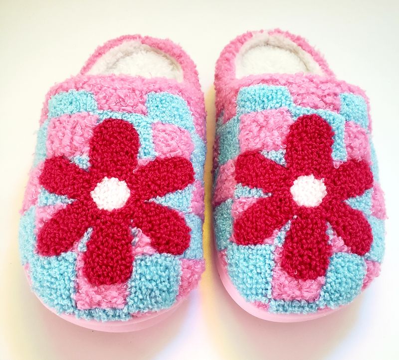 Indoor/Outdoor Slippers, Checker flower, Big Kid sizes 1-3