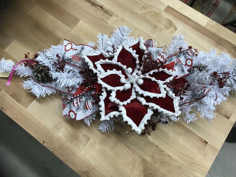 Swag White Evergreen 29 in-Felt Red/White Poinsettia