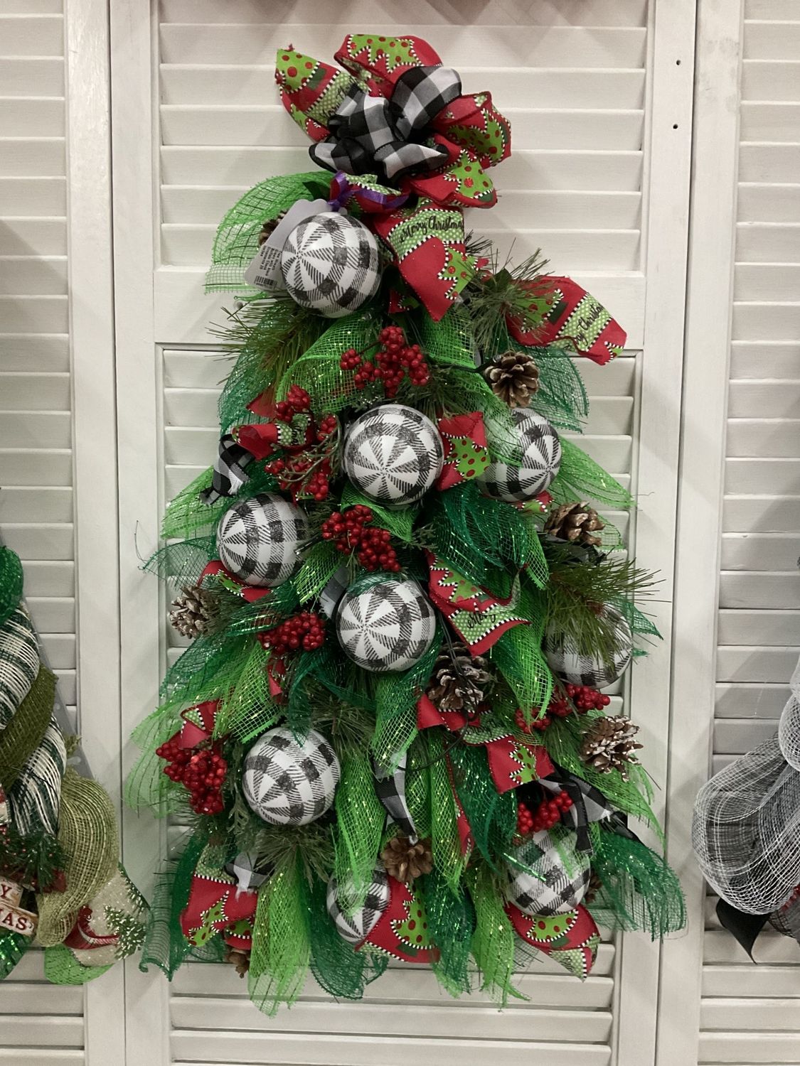 Wreath Tree Green with Black Buffalo Check Ornaments 26 inches