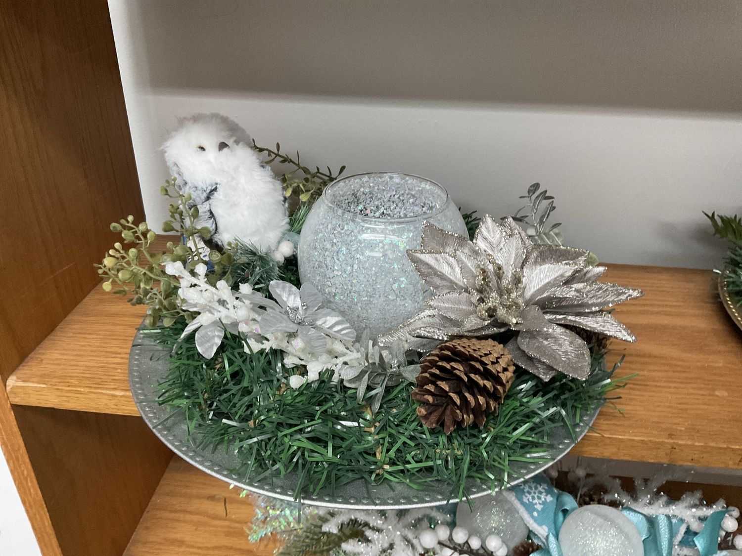 Centerpiece White Owl w/ Frosted Glass Center Bowl, Pinecones