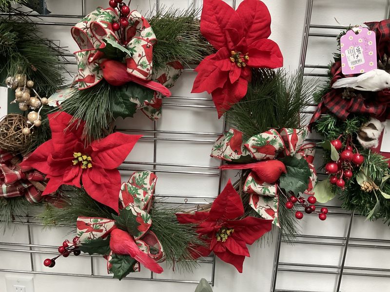 Wreath Grapevine w Greenery, Cardinals, Poinsettias and Cardinal Ribbon 19 inches