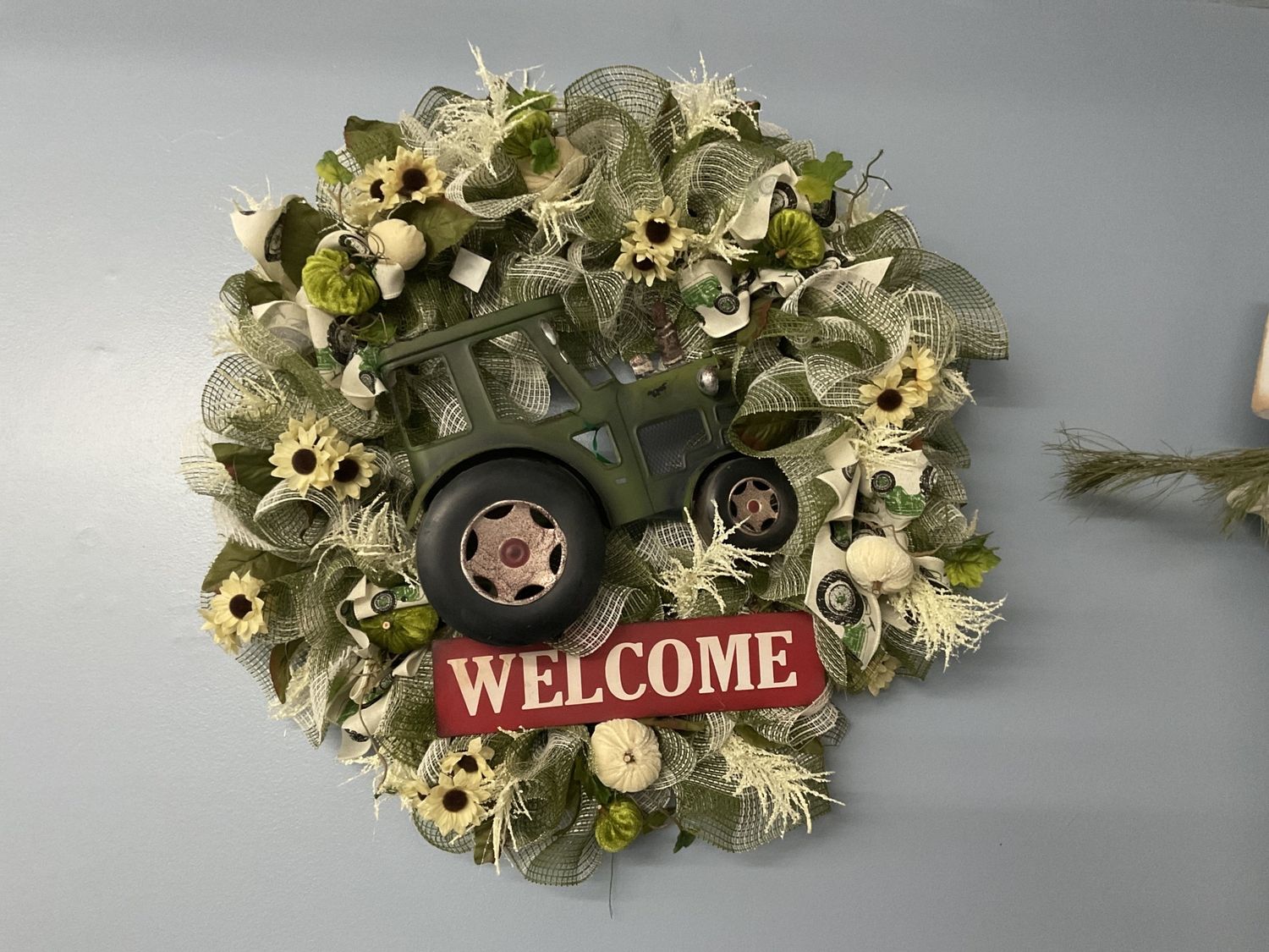 Wreath Mesh Green Tractor &quot;Welcome&quot;