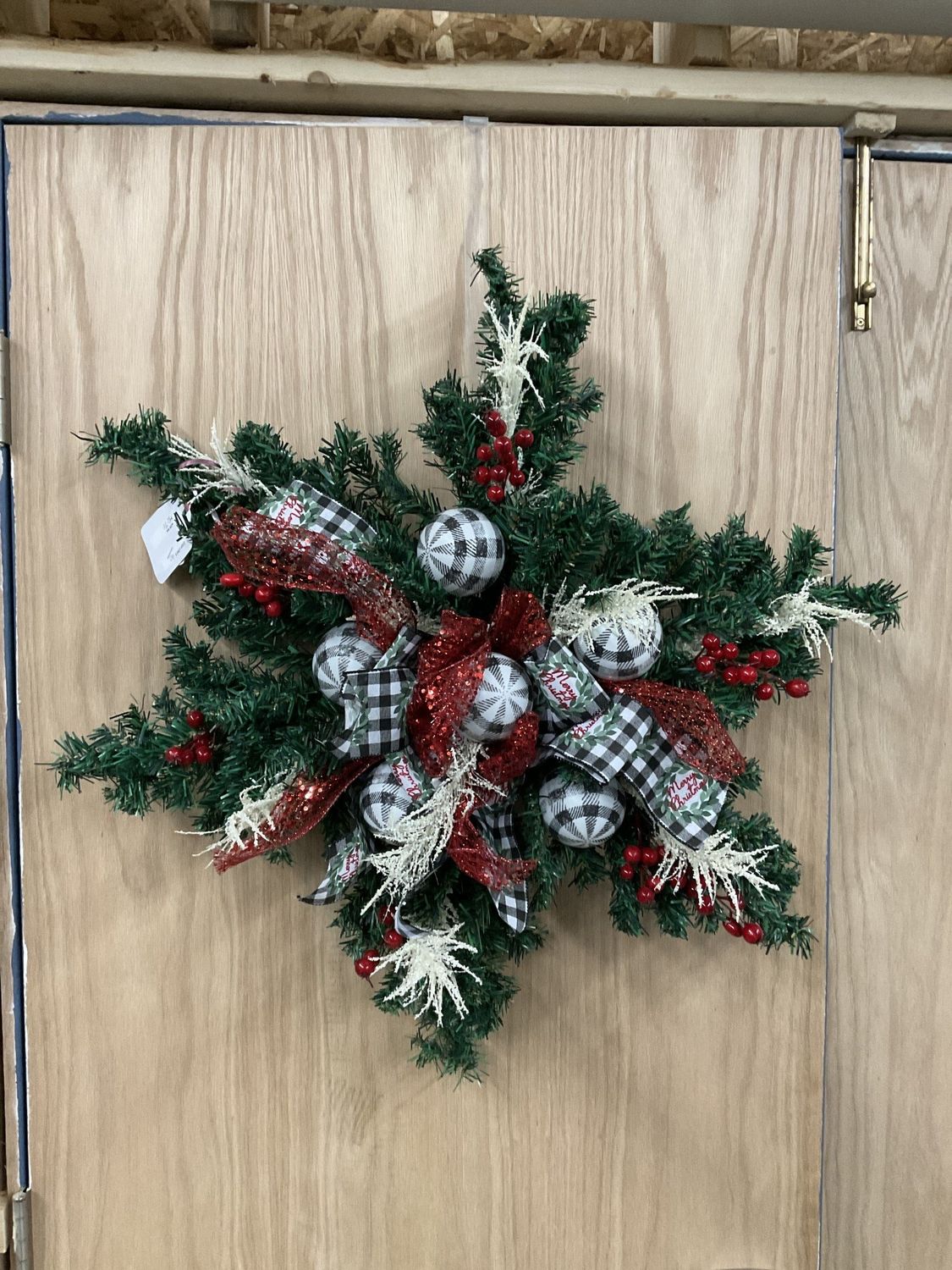 Wreath Star Evergreen 27 in-Black Buffalo Check Ornaments