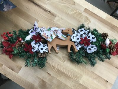 Swag Holiday Evergreen 31 in-Dachsund with Poinsettias and Dog Ribbon