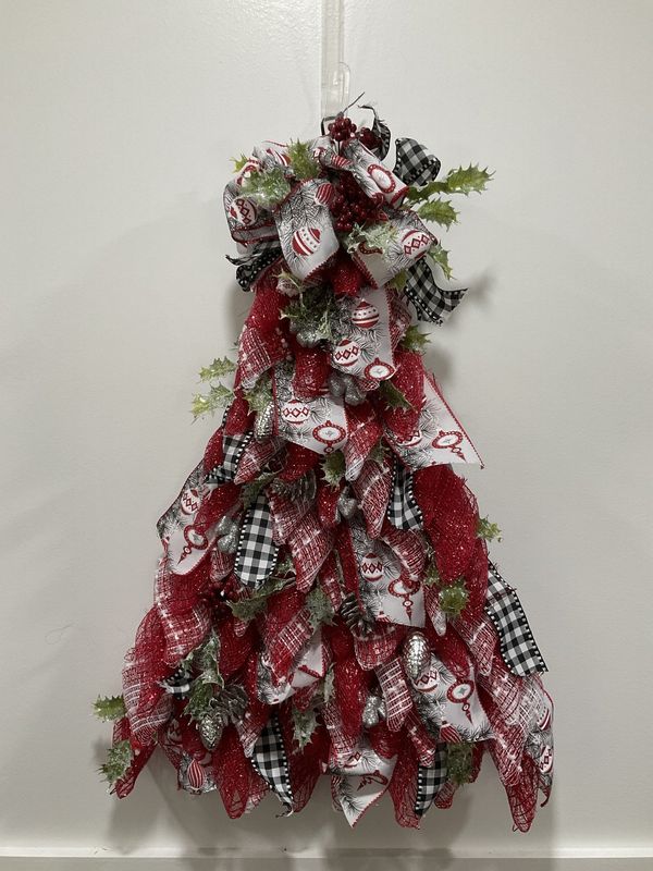 Wreath Tree 28 in-Red Mesh Black Buffalo Check and Ornament Ribbon