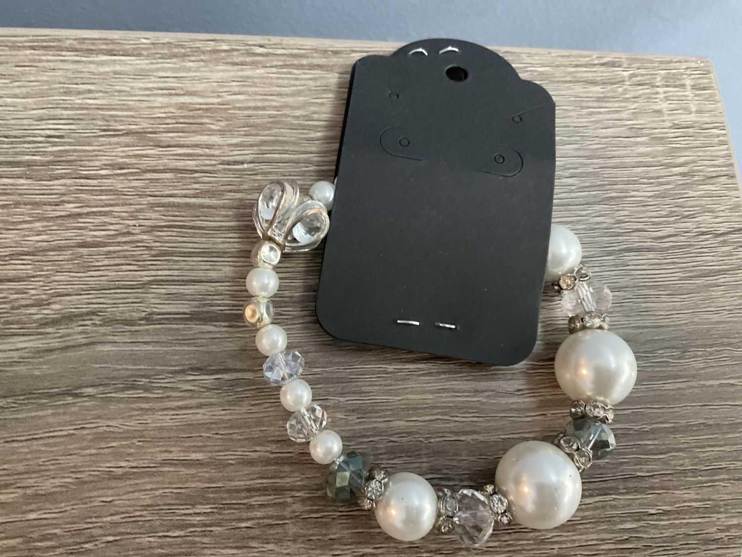 B22 Bracelet White Clear and Silver