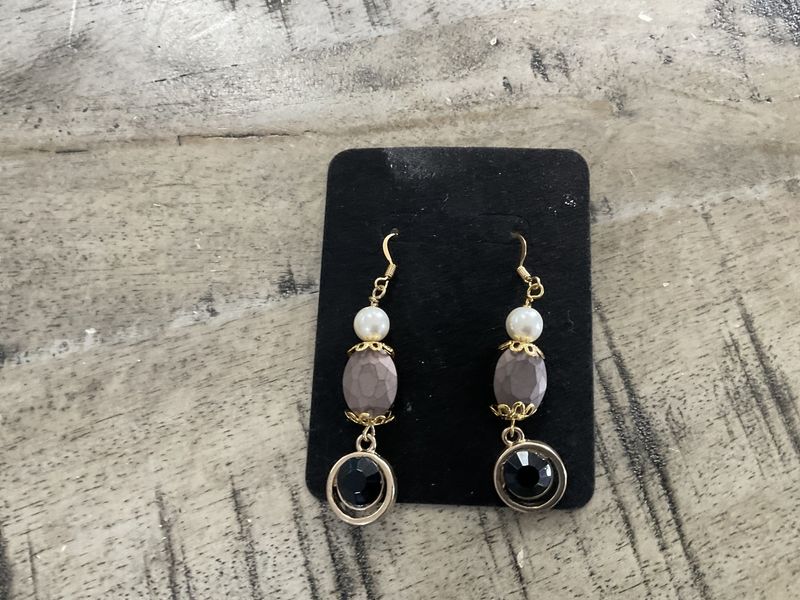 B173 Earrings Brown Stone with White Pearls