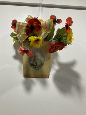 655 Hanging Metal Bucket 8x12-Yellow Bunny w/Basket