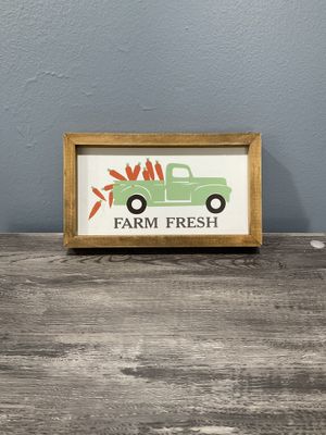 W-MNFT 474 Sign 8.5x5-"Farm Fresh" w/Green Truck and Carrots