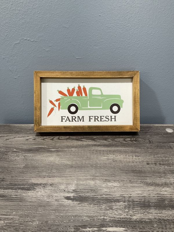 474 Sign 8.5x5-&quot;Farm Fresh&quot; w/Green Truck and Carrots