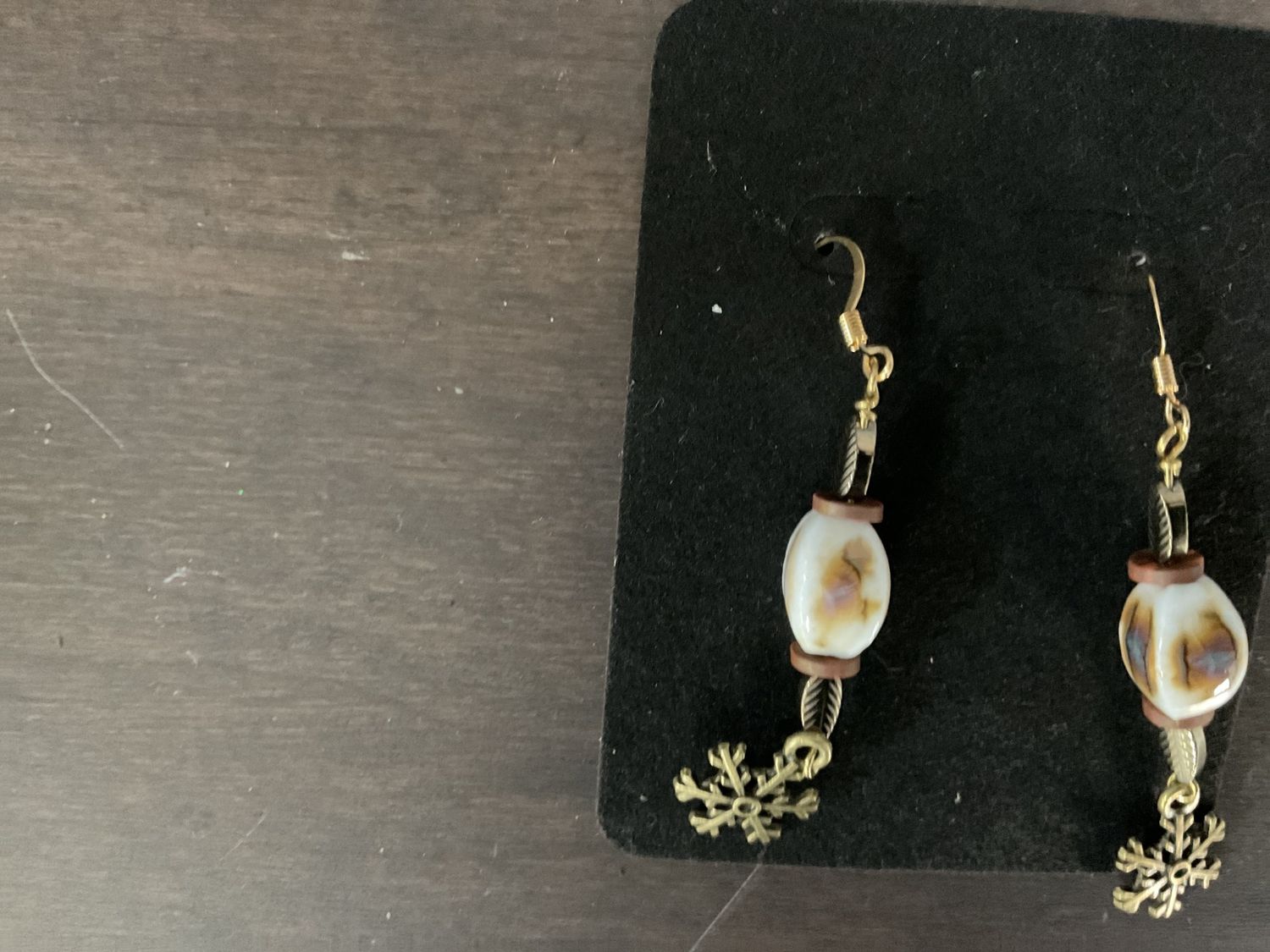 E170 Earrings White Bead with Snowflake