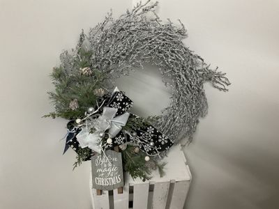 Wreath Silver &quot;Believe in the Magic of Christmas&quot; with Black Snowflake Ribbon