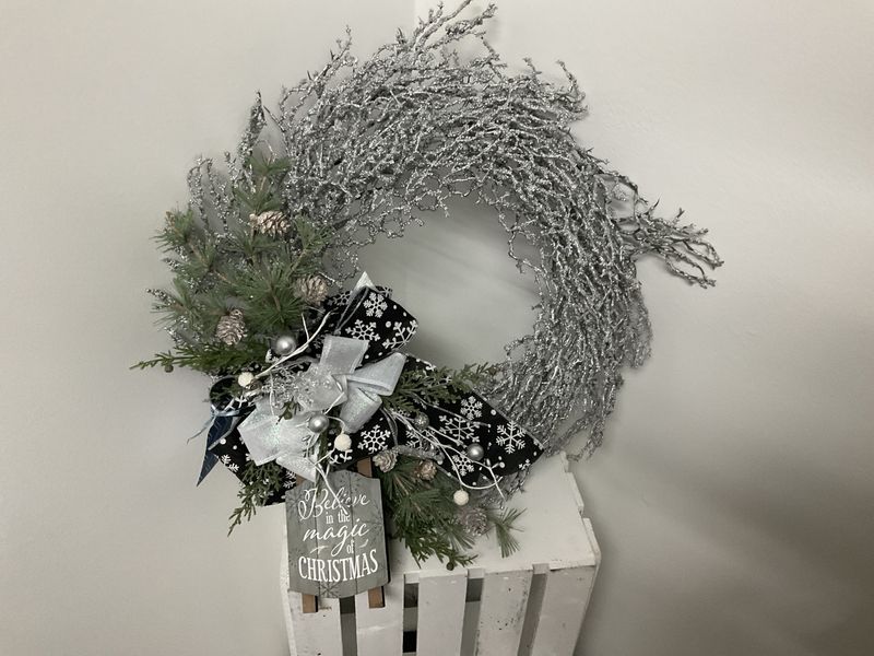 Wreath Silver &quot;Believe in the Magic of Christmas&quot; with Black Snowflake Ribbon