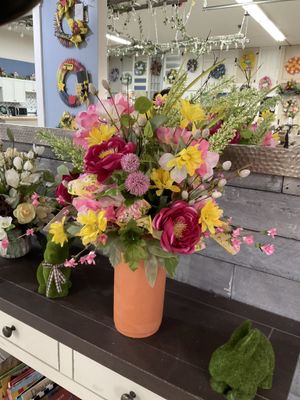 Centerpiece Yellow Vase w/ Pink, Red and Yellow Flowers