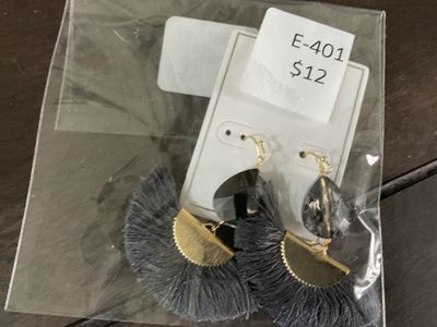 401Teardrop Crystal Tassel Earrings Grey