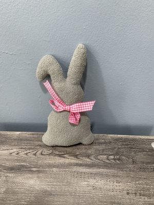 723 Rabbit Grey w/Pink Gingham Ribbon Tie 4.5x1x8.5