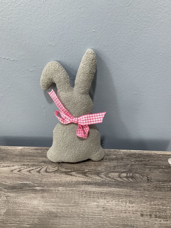 723 Rabbit Grey w/Pink Gingham Ribbon Tie 4.5x1x8.5