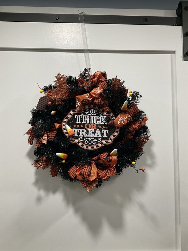 1794 Wreath Evergreen Black 21 in-&quot;Trick or Treat&quot; w/Candy Corn and Trick or Treat Ribbon