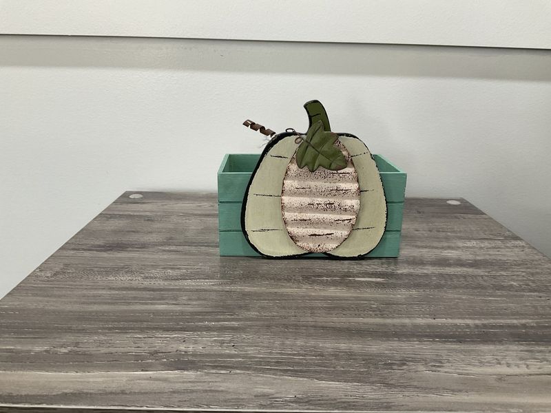 1401 Crate 5x5-Teal w/White Metal Pumpkin