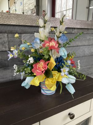 Centerpiece Stripe Base with Spring Floral