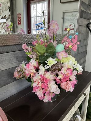 Centerpiece Easter Pink Rabbit, Eggs and Pink Flowers