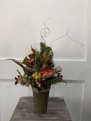 Centerpiece 13x12x27 Brown Container w/Evergreen, Red Flowers and Red Feathers