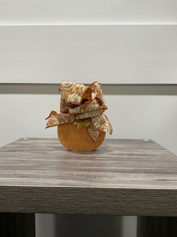 1370 Wooden Pumpkin Photo Holder 5x6-Orange w/Glitter Pumpkin Ribbon