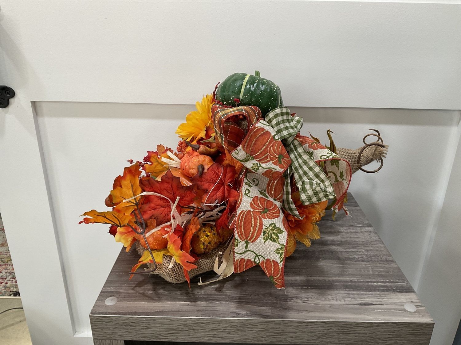 Centerpiece Cornucopia 19x12x10 Burlap w/Leaves Flowers Pumpkins and Pumpkin Glitter Ribbon