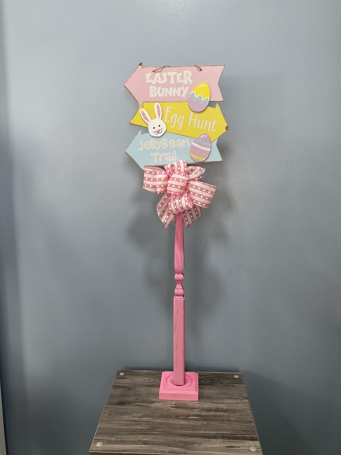 690 Standing Sign 37 in-Pink w/&quot;Easter Bunny Egg Hunt&quot; and Pink Polka Dot Ribbon