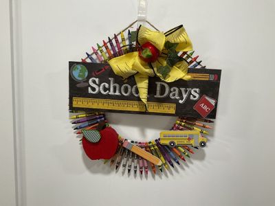 Wreath Crayon &quot;School Days&quot; Apples, Bus, Ruler