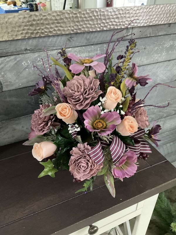 Centerpiece Purple &amp; Pink Flowers w/ Striped Purple Ribbon