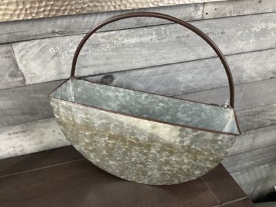W-ZT Round Galvanized Wall Planter