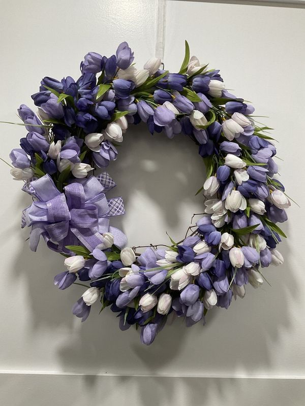 Wreath Grapevine 23 in-Purple Tulips w/Purple Bow