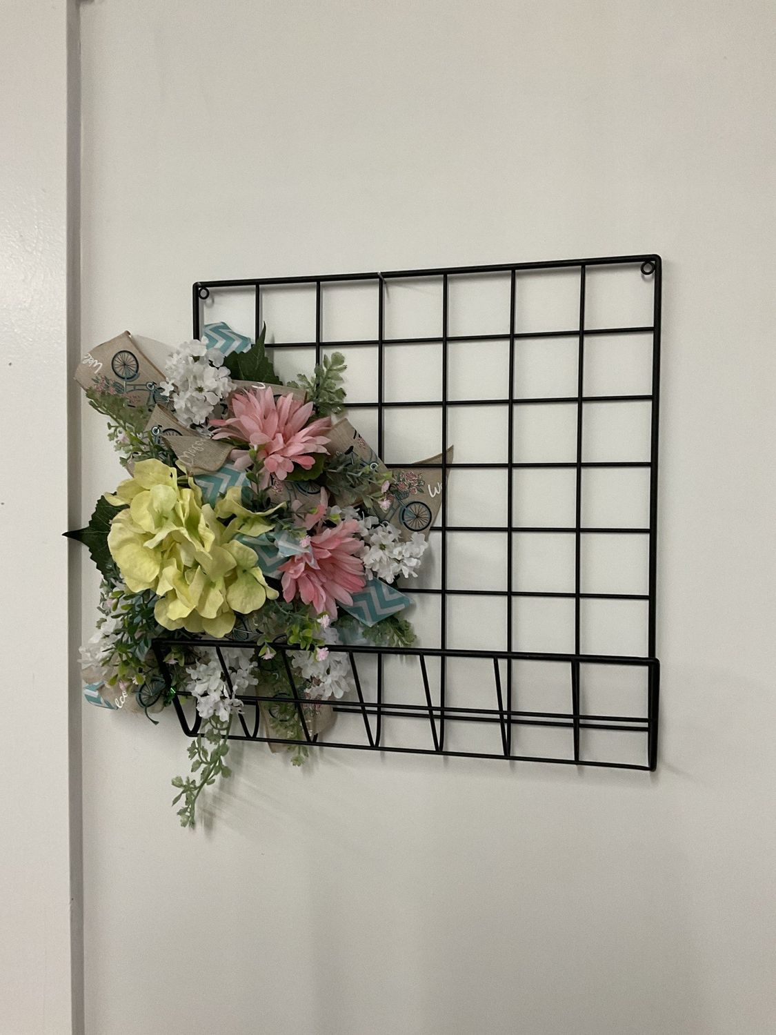 Metal Mesh Picture Holder w/Pink and Yellow Flowers and Bicycle Ribbon