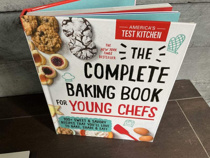 The Complete Baking Book for Young Chefs by America&#39;s Test Kitchen Kids