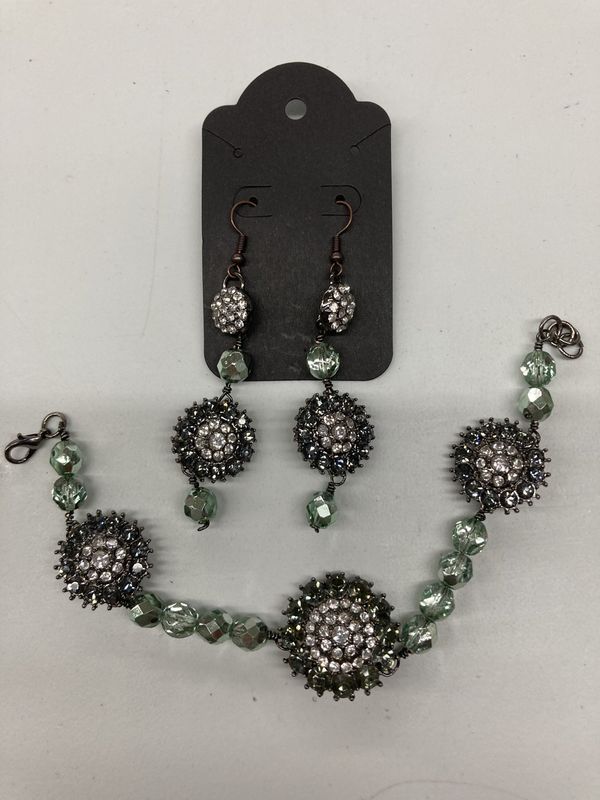 BE2 Vintage Black &amp; Silver Bracelet Earring Set