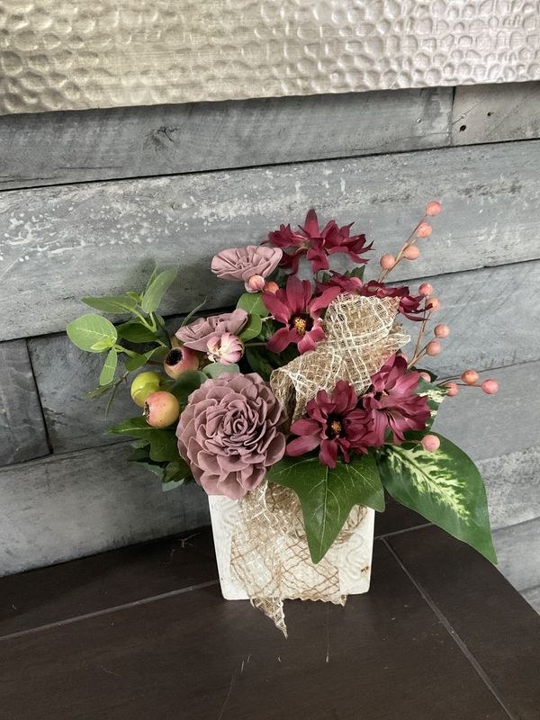 Centerpiece White Pail Mauve Flowers w/Sheer Ribbon