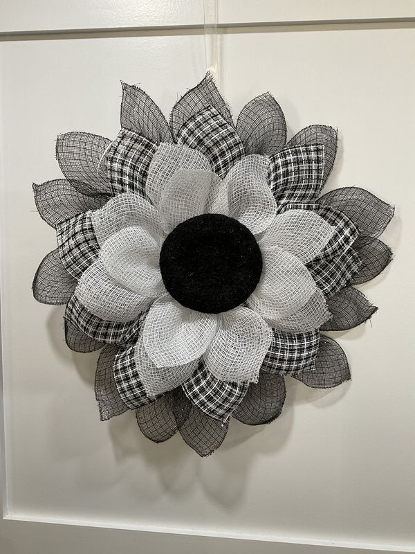 Black &amp; White Sunflower Pancake Wreath