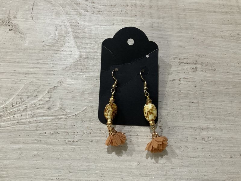 E214 Tan &amp; Gold Earrings