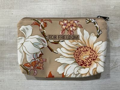 Chloe Handbag - Tan Floral