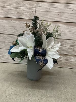 Centerpiece Tabletop Mason Jar Blue with White Flowers