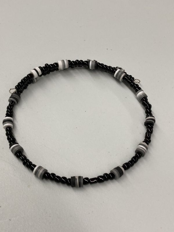 Ch004 Black Beads and Heishi Bead Choker