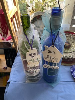 Wine huggers