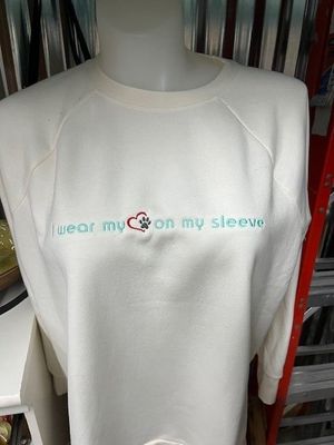 TM Crew Sweatshirt Dog heart on sleeve