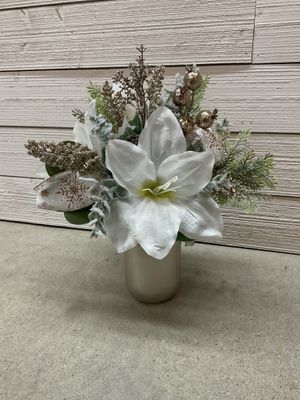 Centerpiece Gold Mason Jar with White Flowers
