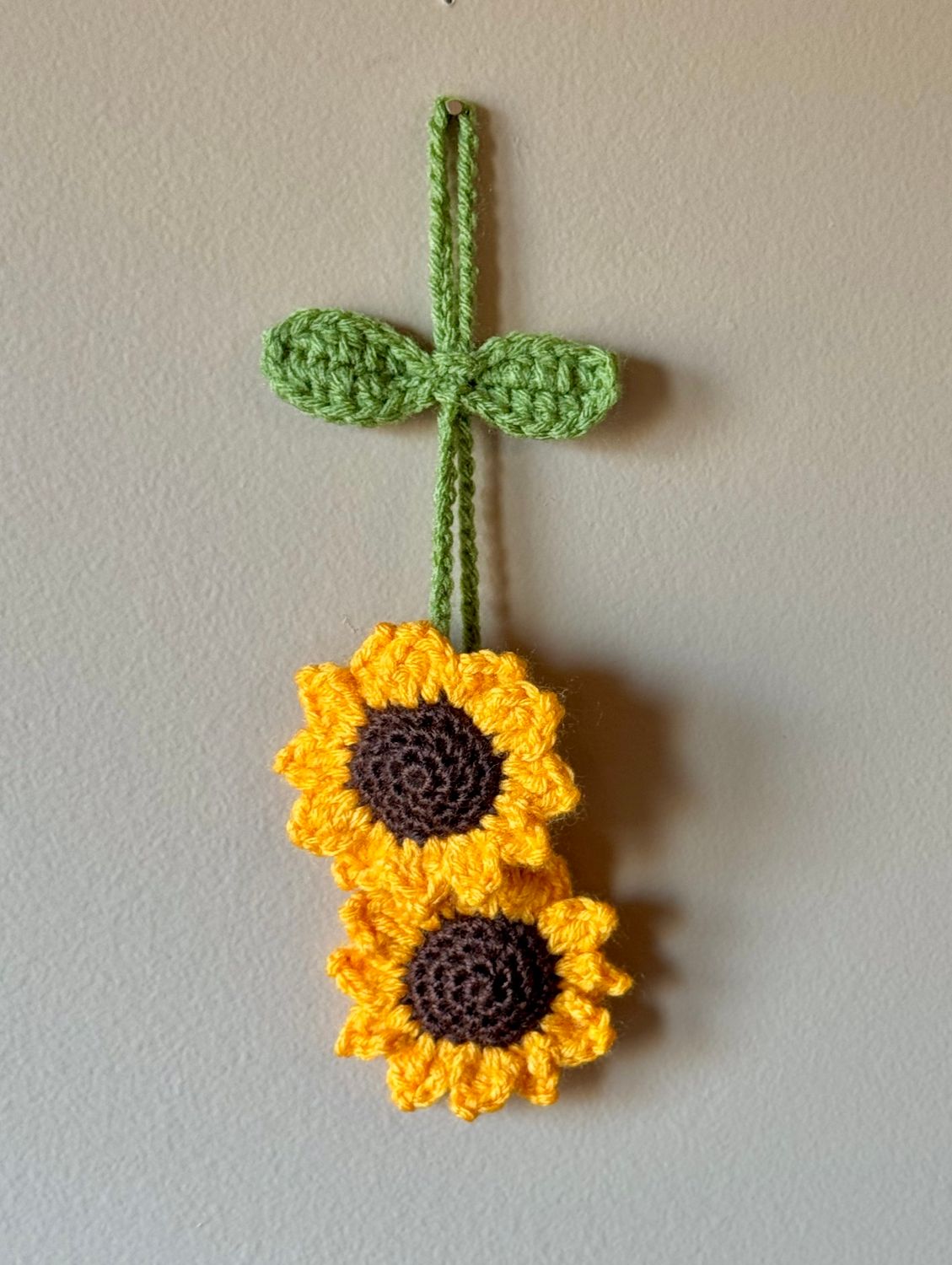 Mirror Hanger, Color: Sunflower