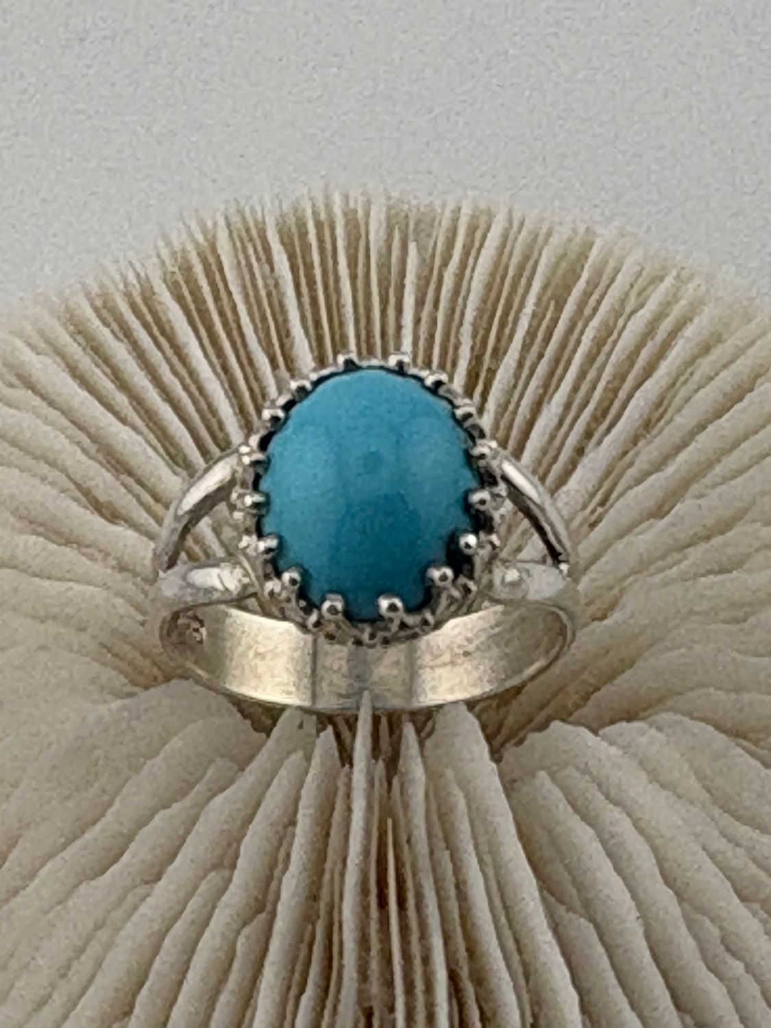 RG50946 Ovel turquoise Crown Bezel size 6